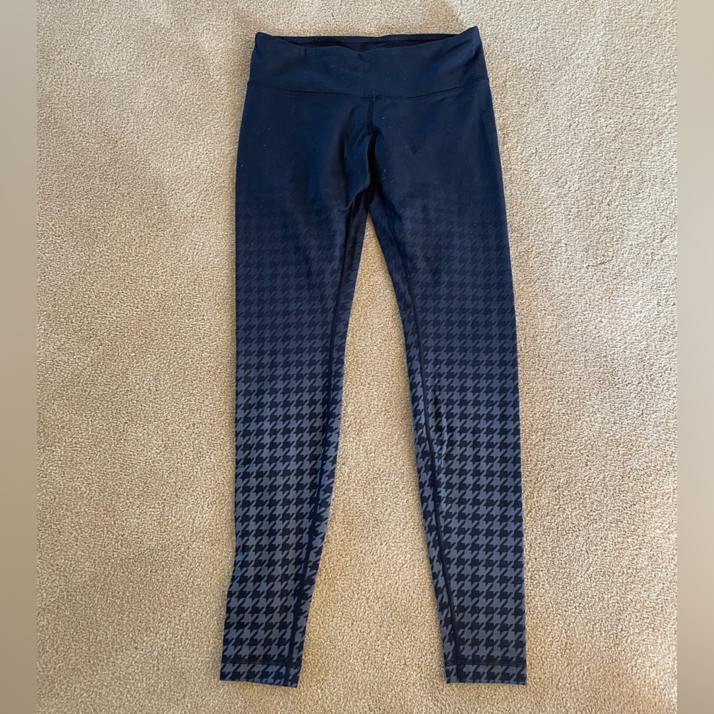 Lululemon pattern leggings size 8